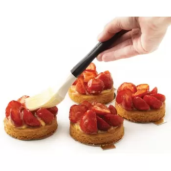 Matfer Bourgeat Silicone Pastry Brush 1 1/2'' x 8 2/3''