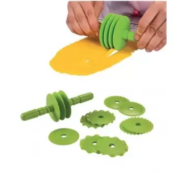 Martellato 40-WA001V Polyethylene Stripes Rolling Cutter - 8 wheels - 4 fluted - 8 spacers Wheels Cutters & Dockers