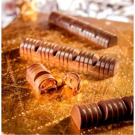 Polycarbonate Bueno Bar Chocolate Mold - 118 x 21 x 15 mm - 34gr - 1x9 Cavity - 275x135x24mm