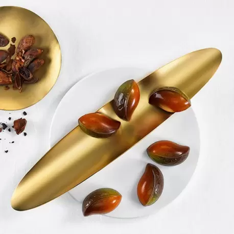 Polycarbonate Praline Shell by Elias Laderach Chocolate Mold - 45 x 26.5 x16 mm - 12gr - 2x8 Cavity - 275x135x24mm Polycarbonate Praline Shell by Elias Laderach Chocolate Mold - 45 x 26.5 x16 mm - 12gr - 2x8 Cavity - 275x135x24mm