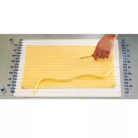 Martellato 50GD0037 Clear Pastry Stripes Cutter Grill - 37 mm Ruler and Pastry Combs Martellato 50GD0037 Clear Pastry Stripes Cutter Grill - 37 mm Ruler and Pastry Combs