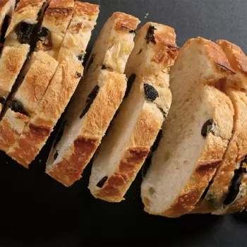 True Bread / Panes con Oficio (REPRINT) by Joaquín Llarás (Bilingual English & Spanish)