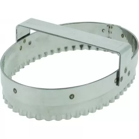 Stainless Steel Fluted Oval Cutter with Handle 18cm