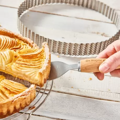 De Buyer 3030.20 De Buyer Stainless Steel Perforated Fluted Tart Ring - Round Ø 8'' - 1 3/8'' High Round Tart Ring De Buyer 3030.20 De Buyer Stainless Steel Perforated Fluted Tart Ring - Round Ø 8'' - 1 3/8'' High Round Tart Ring