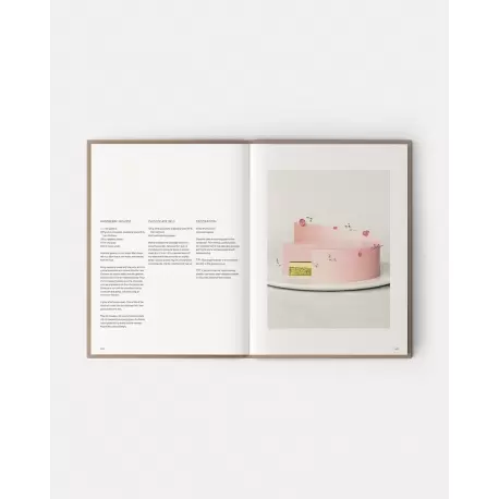 CHOCOLAT by Maja Vase - Hardcover - English CHOCOLAT by Maja Vase - Hardcover - English
