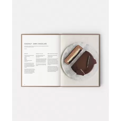CHOCOLAT by Maja Vase - Hardcover - English CHOCOLAT by Maja Vase - Hardcover - English