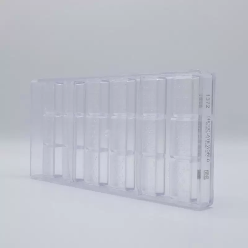 Polycarbonate Playing Cards Part 2 Chocolate Mold - 18 different Figures - 39mm x 25mm x h 13mm - 15gr Polycarbonate Playing Cards Part 2 Chocolate Mold - 18 different Figures - 39mm x 25mm x h 13mm - 15gr
