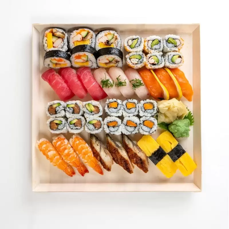12'' x 12'' Balsa Wood Tray with Clear Cover - 25 pcs 12'' x 12'' Balsa Wood Tray with Clear Cover - 25 pcs