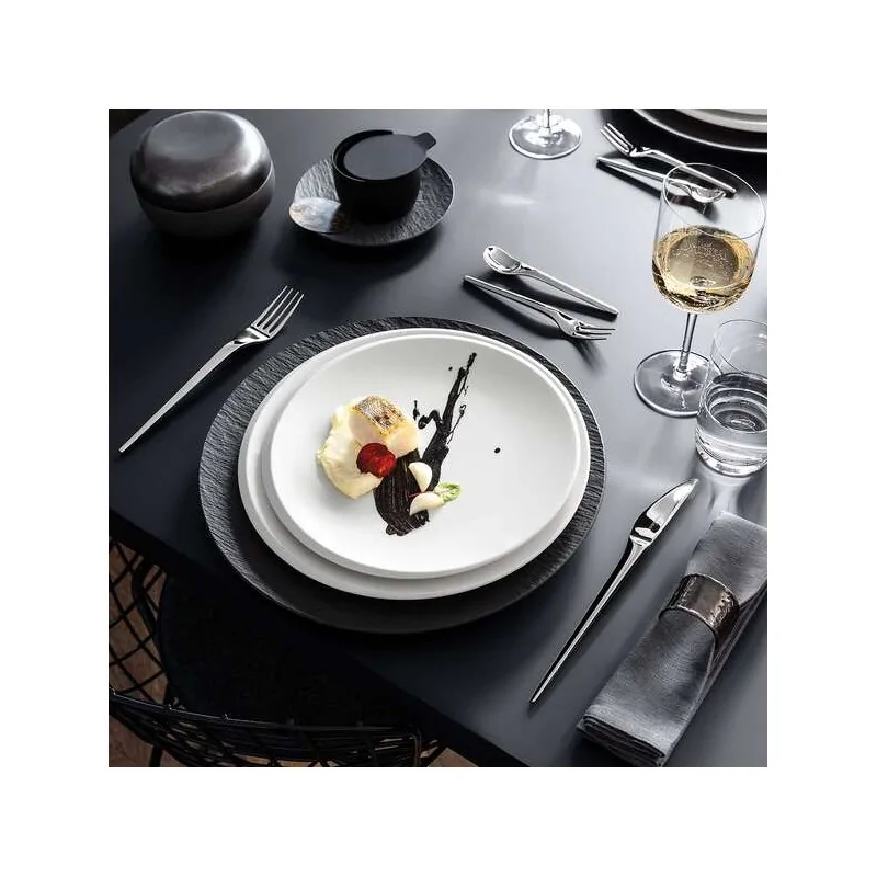 Villeroy & Boch NewMoon Collection Fine Porcelain Flat plate - 240 x 240 x 20 mm - 6 pcs set. Villeroy & Boch NewMoon Collection Fine Porcelain Flat plate - 240 x 240 x 20 mm - 6 pcs set.
