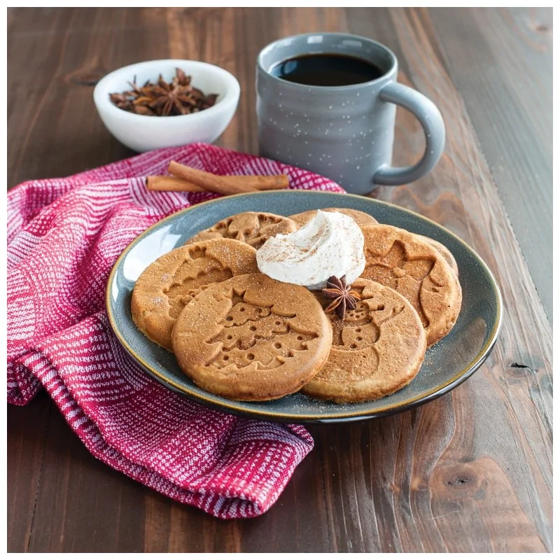 Nordic Ware Cast Aluminum Holiday Pancake Pan - 7 Cavities