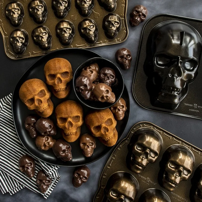Nordic Ware Cast Aluminum Haunted Skull Cakelet Pan - 6 Cavity Nordic Ware Cast Aluminum Haunted Skull Cakelet Pan - 6 Cavity