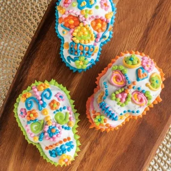 Nordic Ware Cast Aluminum Haunted Skull Cakelet Pan - 6 Cavity