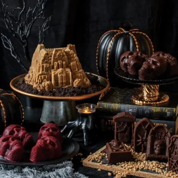 Nordic Ware Cast Aluminum Haunted Skull Cakelet Pan - 6 Cavity