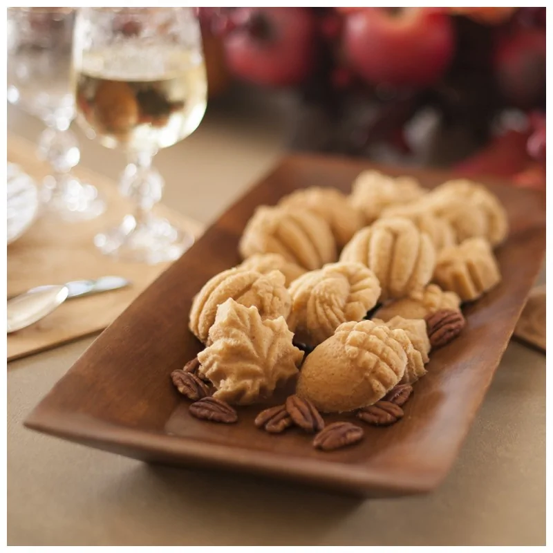 Nordic Ware Cast Aluminum Autumn Cakelet Pan - 16 Cavity
