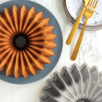 Nordic Ware Little Bundts® Commercial Cast Aluminum Brilliance Bundt Pan - 5 Cup Capacity