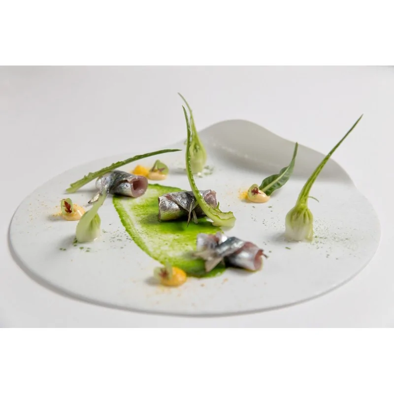 Handcrafted Fine Porcelain Flat Plate "Bended" 15 cm - Set of 6 Handcrafted Fine Porcelain Flat Plate "Bended" 15 cm - Set of 6