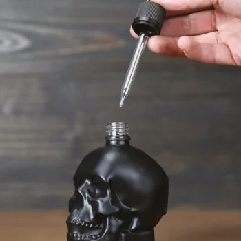 Skull Dash Bottle - 4 oz - H: 4 7/8"