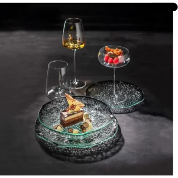 Elegant Plate Ombra - Clear Glass with Black Decorative Trim - Diam. 24.5 cm - Set of 6