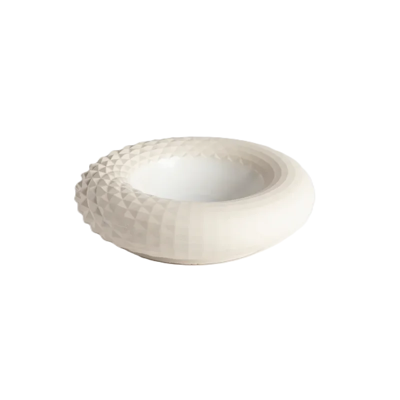 Artisanal Stoneware Dragon Bowl in Matte White Finish - Dia: 20 cm H: 5 cm - Case of 6 Artisanal Stoneware Dragon Bowl in Matte White Finish - Dia: 20 cm H: 5 cm - Case of 6