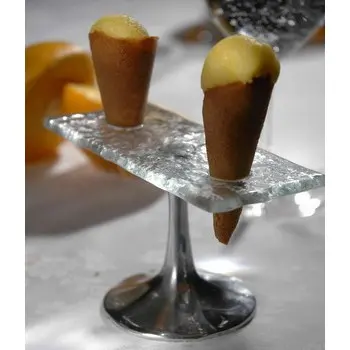 My Glass Studio Food Cone Holder, White - Set of 4 - 14.0 x 6.7 x 7 cm