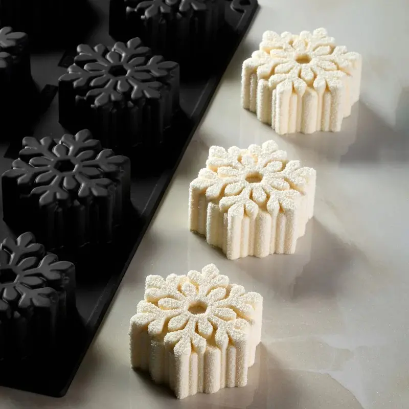 Professional Single Portion Snowflake Silicone Mold by Antonio Bachour - ø 75 mm x 35 h mm - 12 cavity - 110 ml