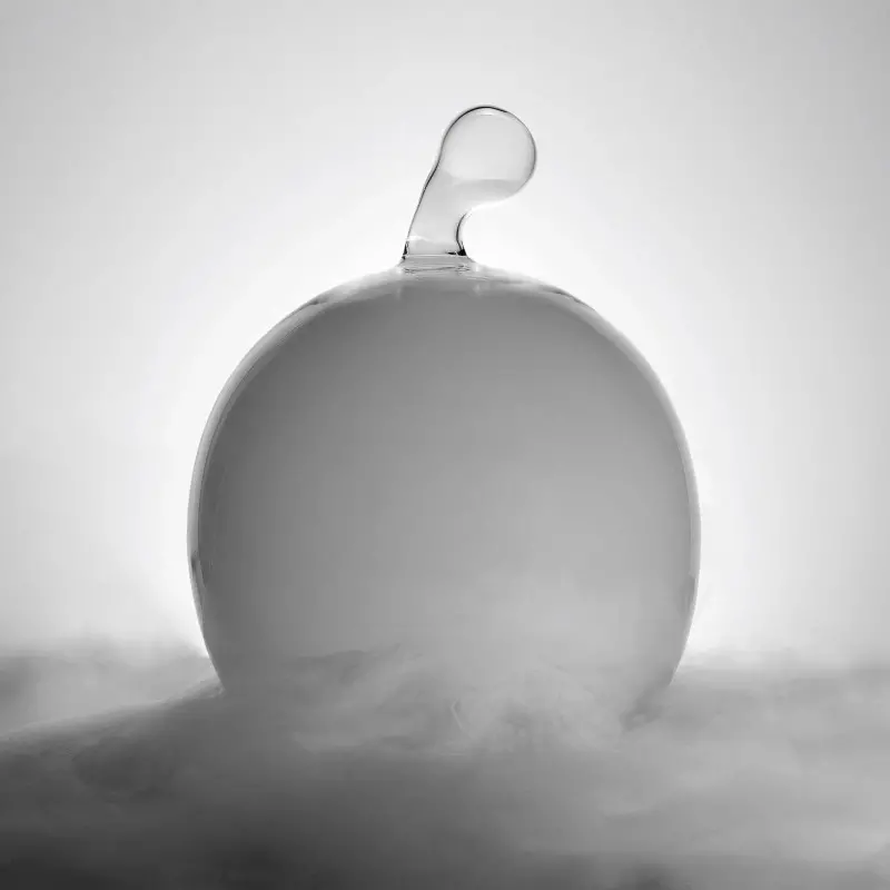 Designer Echoes Round Medium Cloche With Smoker Hole - 230 x 230 x 230 mm